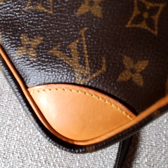 Louis Vuitton Monogram Danube - Picture 6 of 16